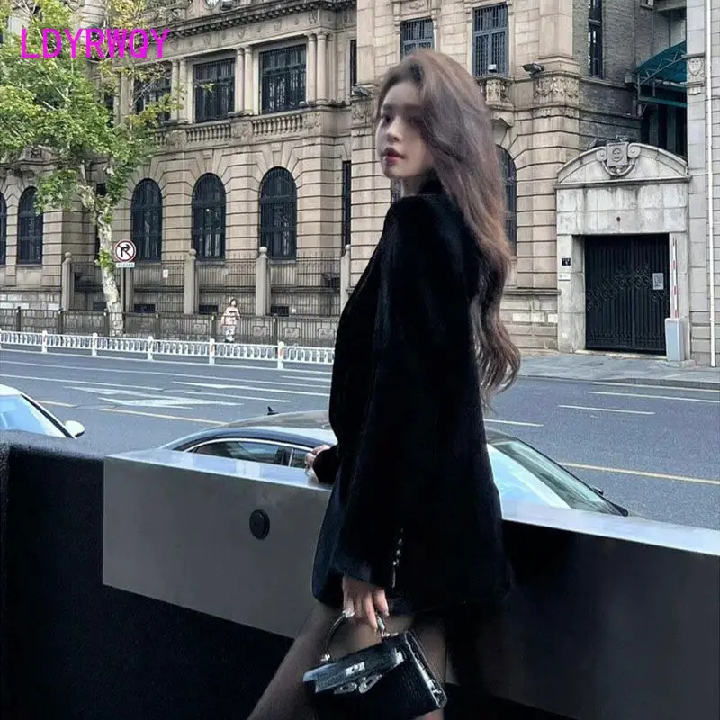 Velvet top with long sleeves, versatile daily suit, slim and casual black suit jacket for women in autumn