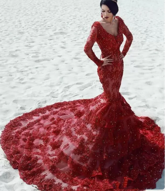 Lllusion mangas compridas sereia vestidos de casamento 2023 v pescoço frisado rendas apliques em camadas vermelho capela trem fishtail nupcial vestidos