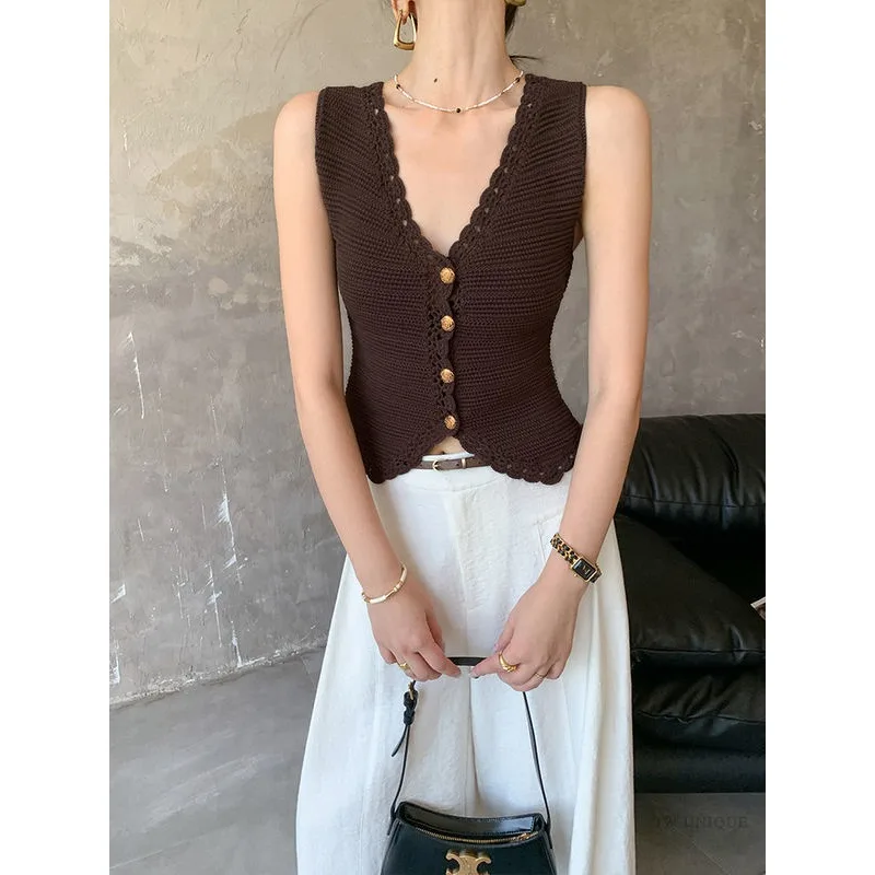 

Бежевый нишевый вязаный жилет без рукавов с v-образным вырезом для женщин, новинка 2025, облегающий топ