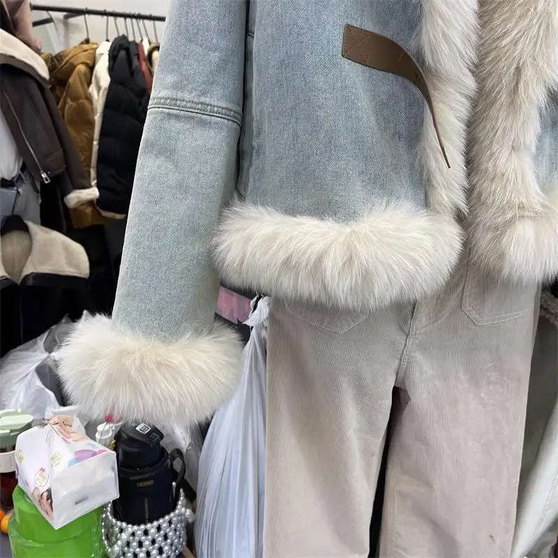 2024 Winter Removable Faux Fur Collar Belt Blue Warm Denim Jacket Female Vintage Casual Fur Liner Metal Buttons Womens Outwear