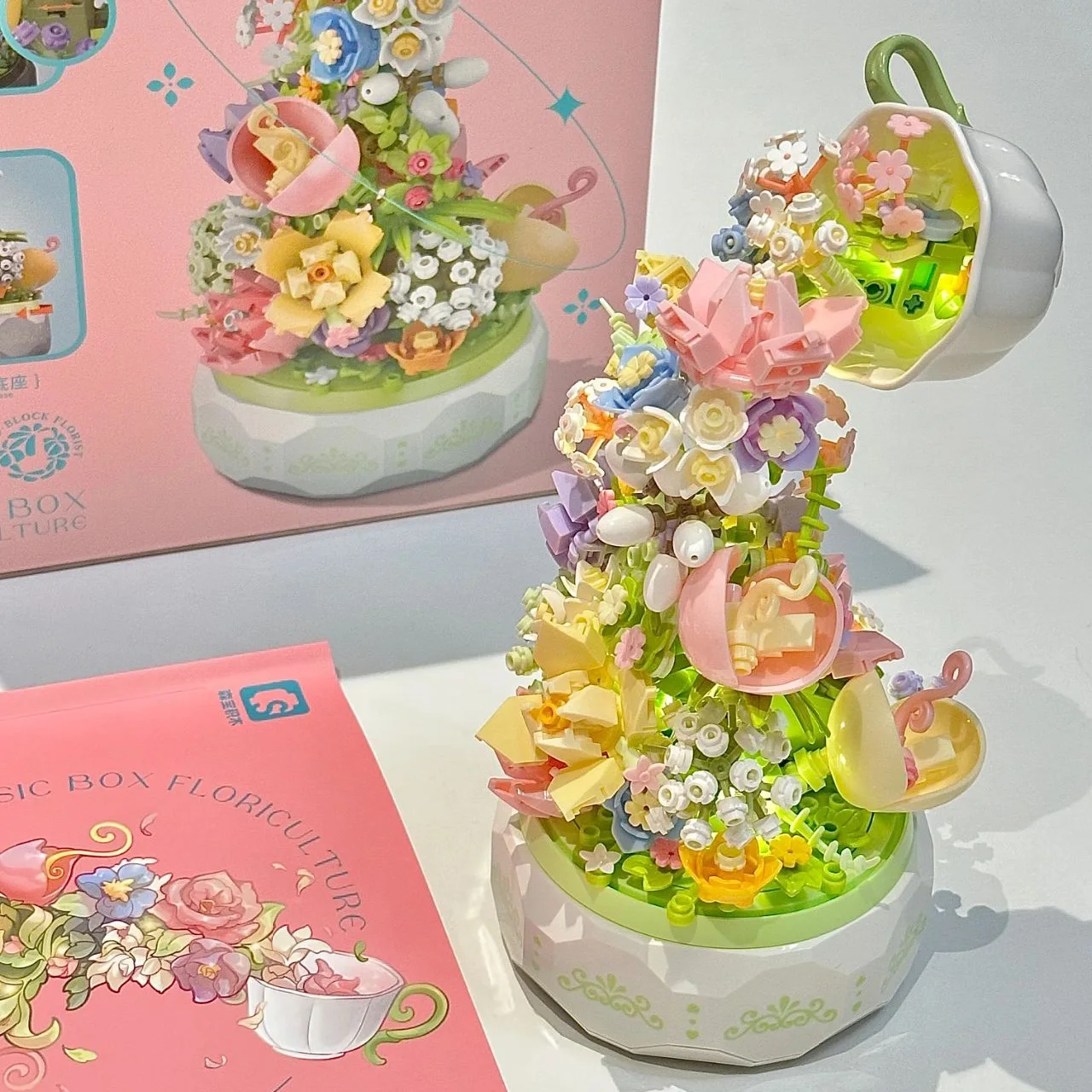 

575PCS Flower Lighting Music Box Building Block Series Flower Home Decor Anime Creative Gift Toy For Child Adults Christmas Gift