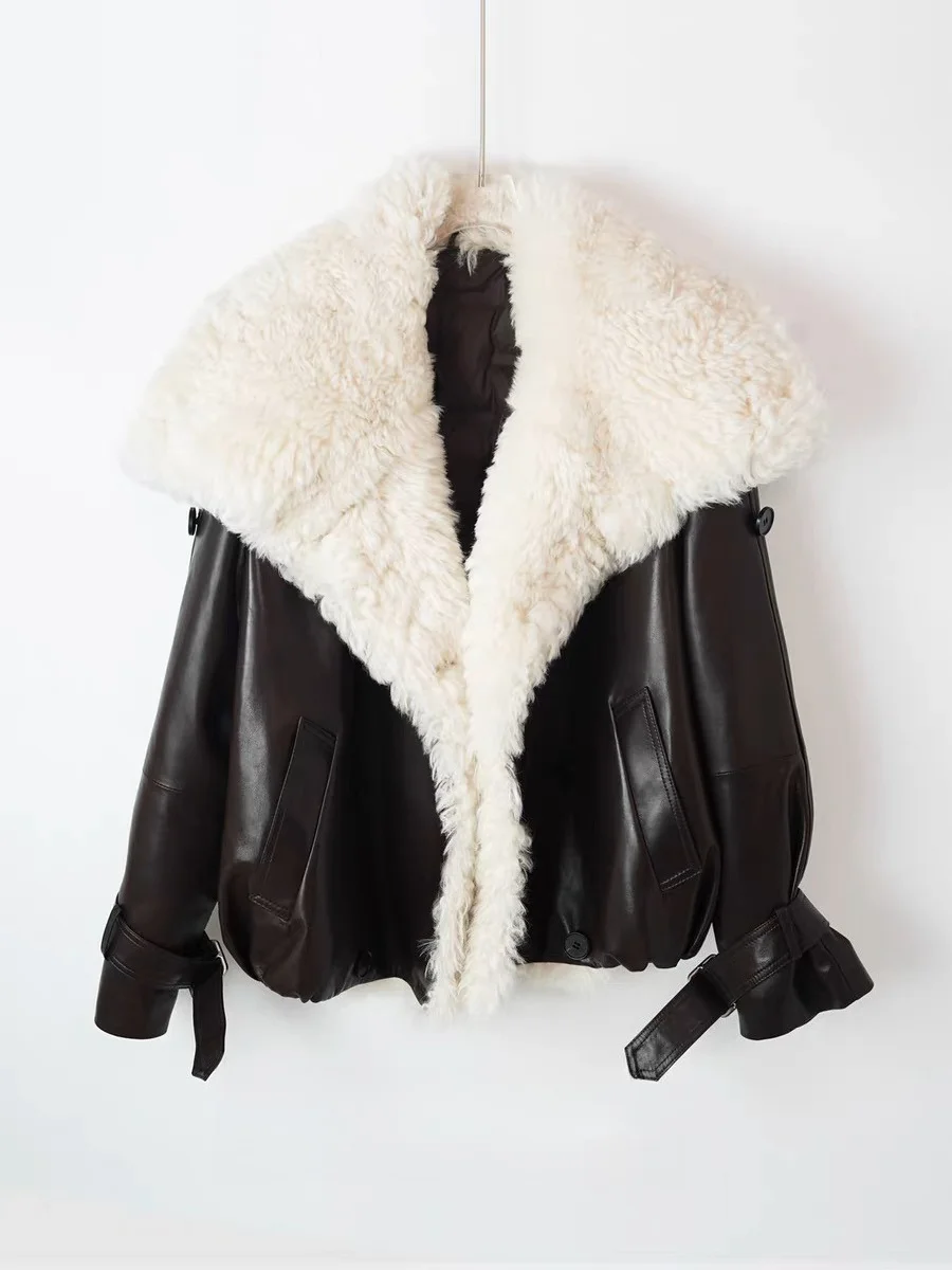 Cappotti e giacche invernali da donna 2025 Giacca in vera pelle femminile con ampio risvolto in lana Elegante cappotto corto caldo da moto con