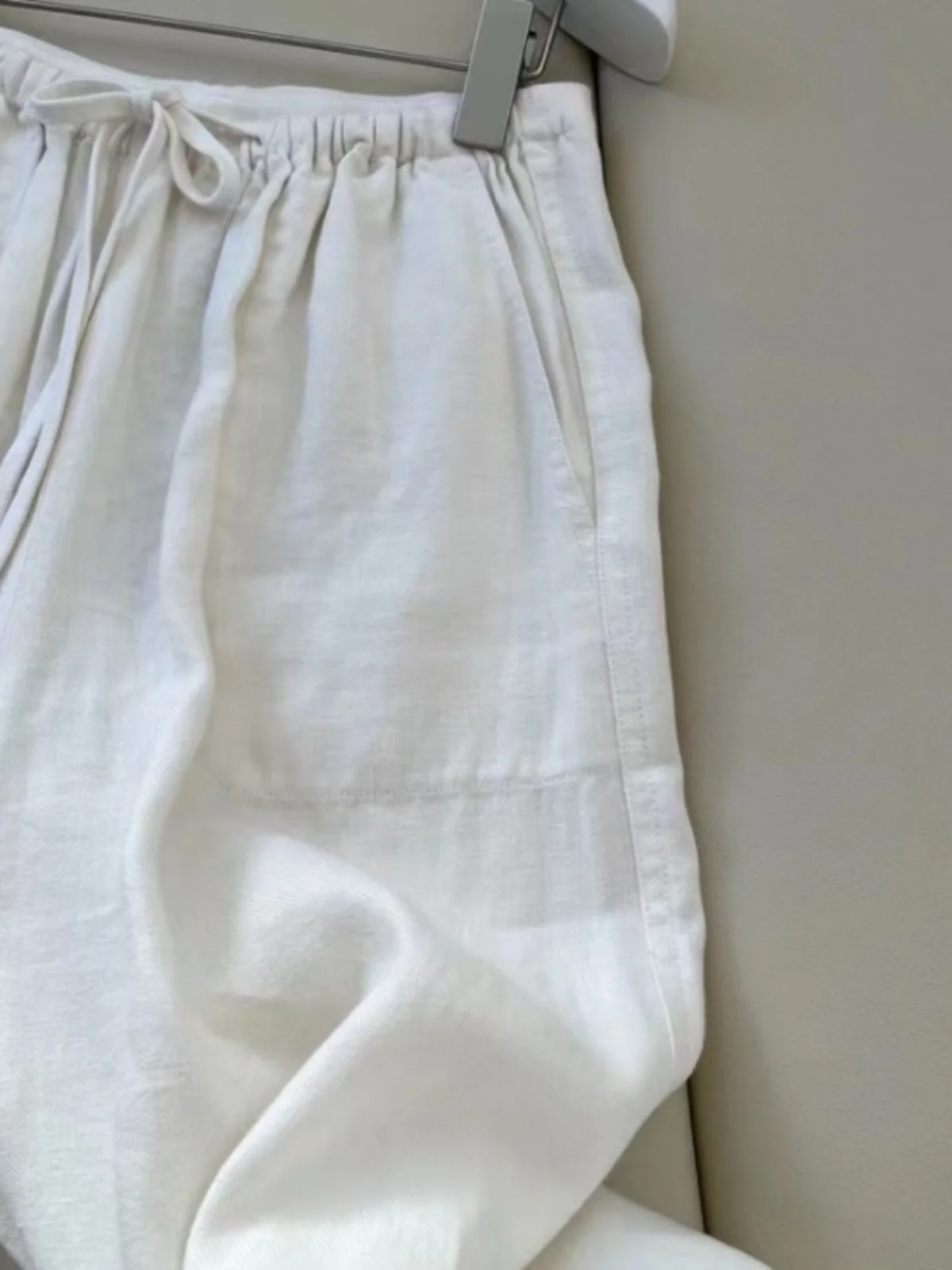 Pantaloni di lino in cotone a gamba larga a vita alta Donna Estate 2025 Pantaloni lunghi dritti casual bianchi drappeggiati dimagranti vestibilità ampia