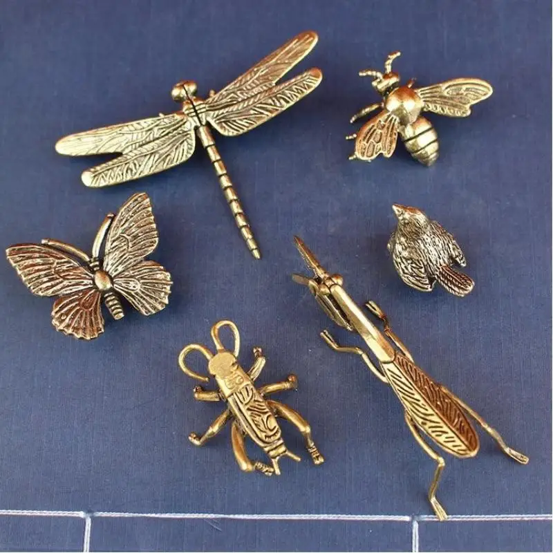 Brass Mini Insect Figurines Antique Finish Hand Carved Detailed Mini Statue for Desktop Decor Collection Thanksgiving Day Gift