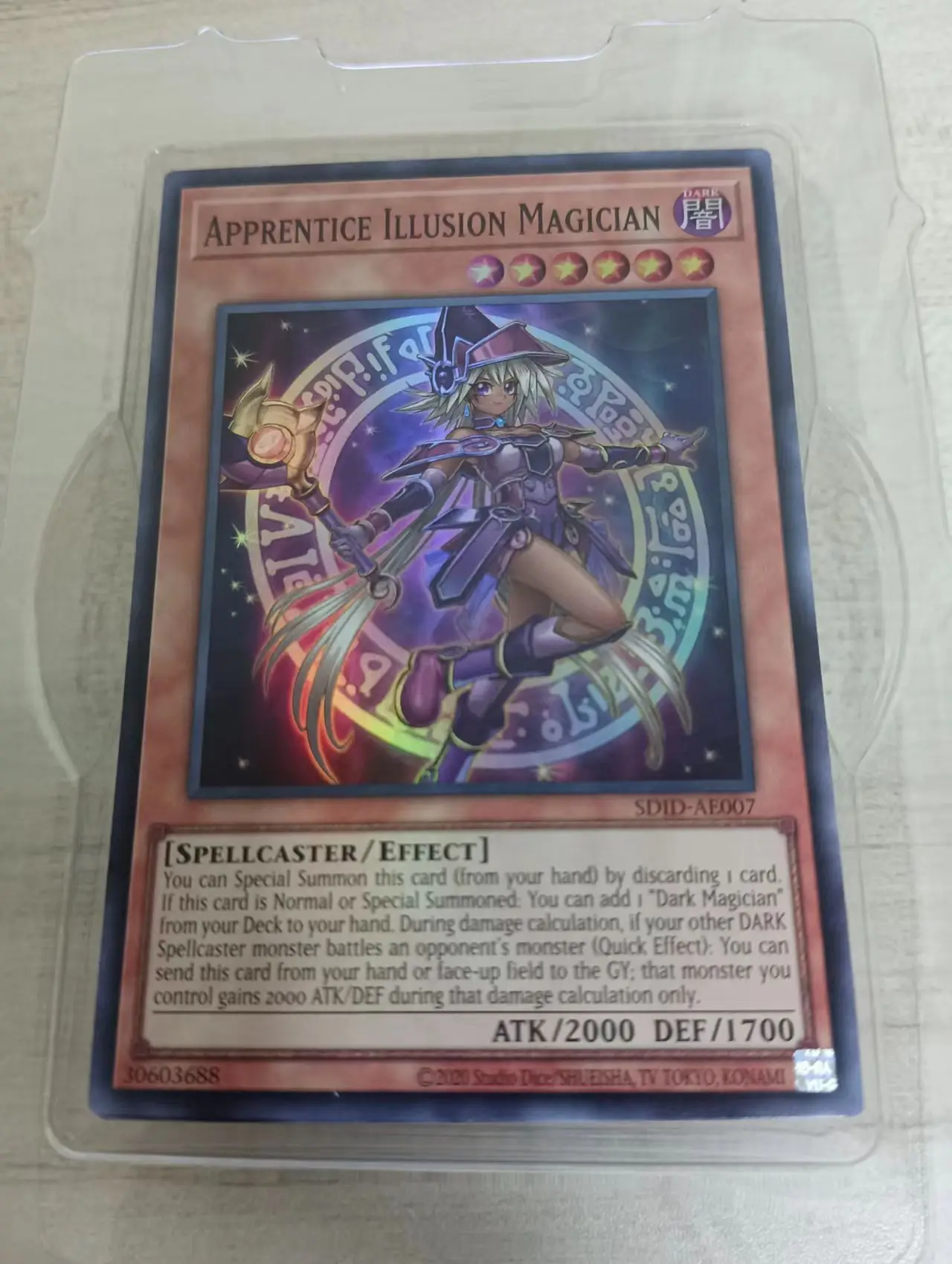 Deck Estrutural Yugioh: Coleção de cartas Ascensão dos Olhos Azuis, Mágicos em Inglês, Ilusão da Escuridão, Yae Asian, Deck de Mágicos