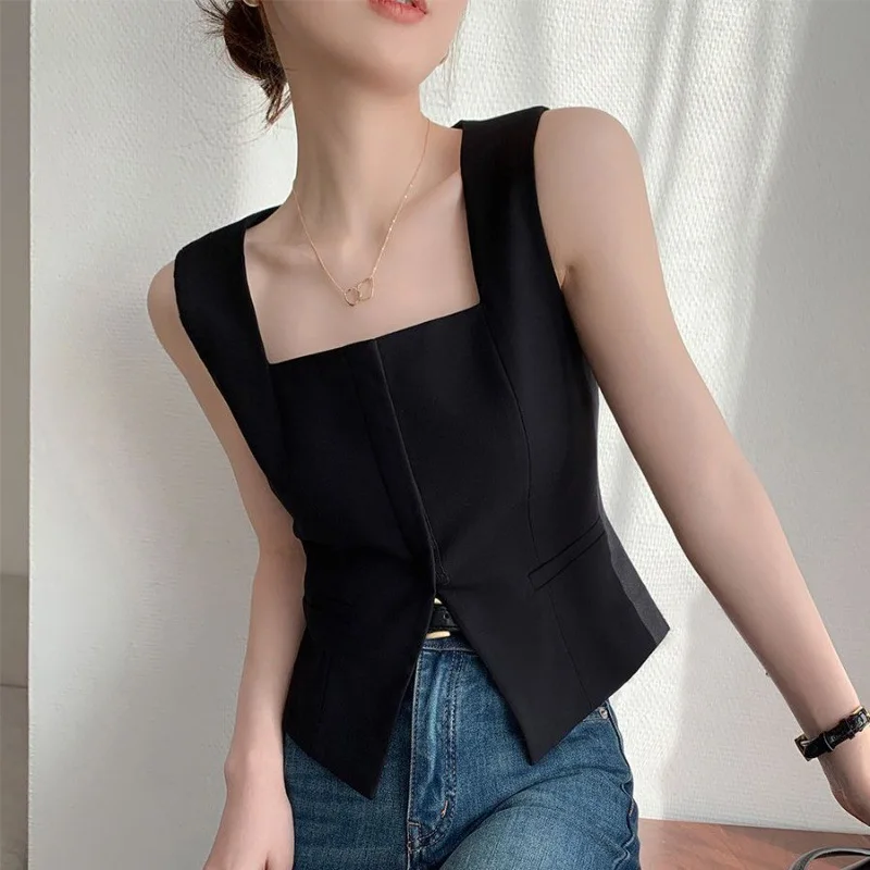 

Black square neck sleeveless vest women's summer 2024 new design sense niche hollow slit fashion top spicy girl style