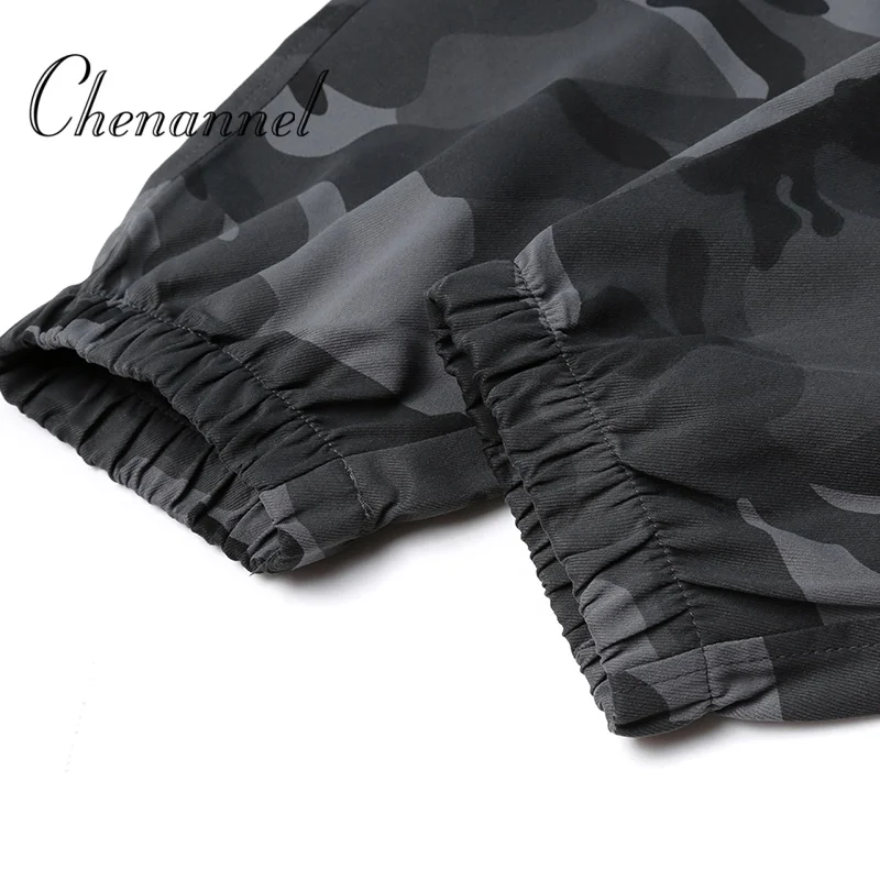 سراويل عمال مموهة باللون الأخضر العسكري للرجال للربيع والخريف سراويل غير رسمية فضفاضة مقاس كبير مقاس 9 بوصة