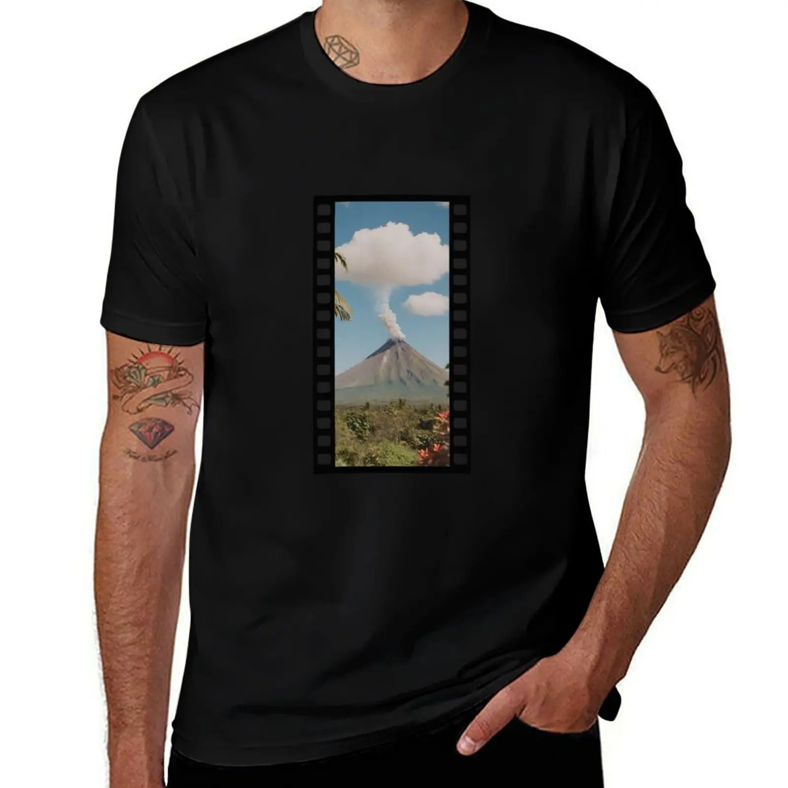 Camiseta de cono perfecto de Mayon Volcano, camisas de moda, ropa kawaii, disfraces divertidos, camisas con cerradura azul para hombres