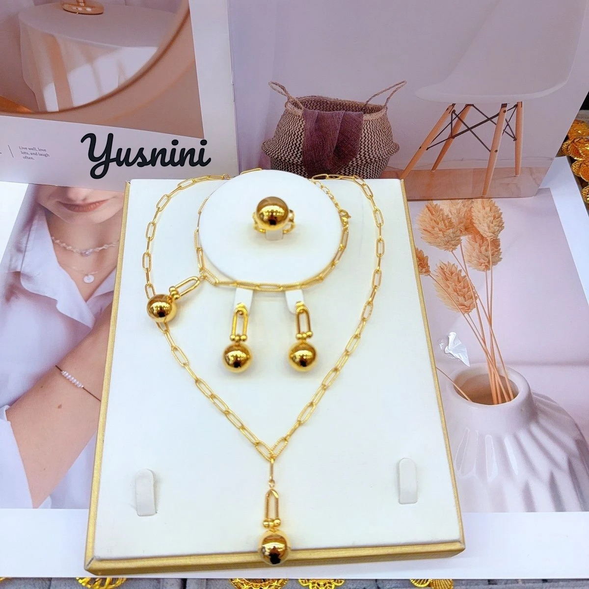 

Модное Дубайское 24-каратное позолоченное индивидуальное ожерелье, серьги, кольца, браслеты, комплект ювелирных изделий для свадебной вечеринки для влюбленных DD10897