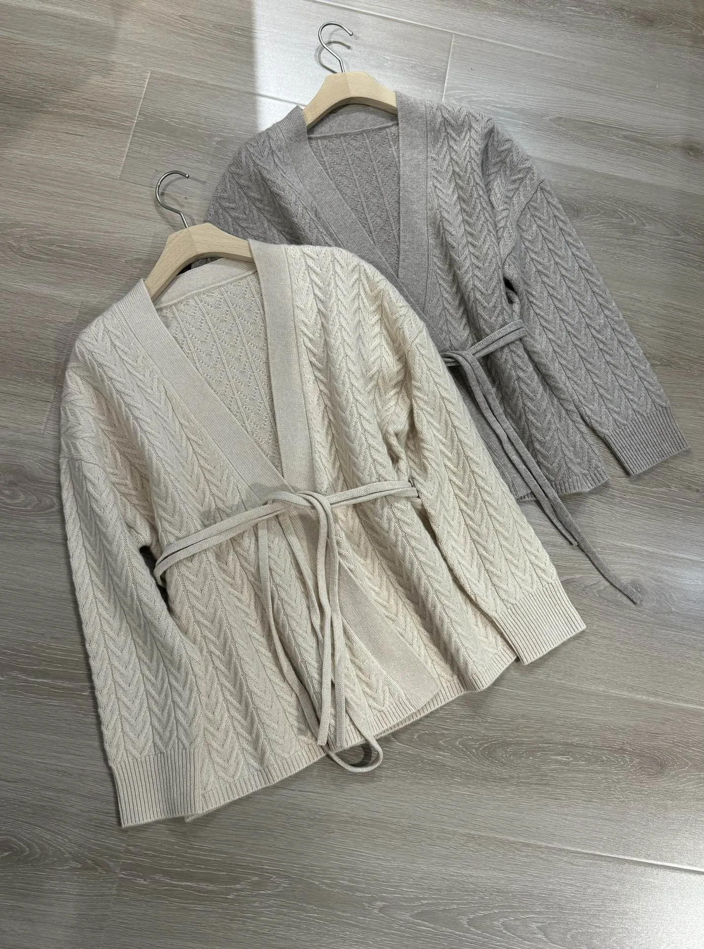 

Luxurious heavy cashmere belted solid color knitted cardigan