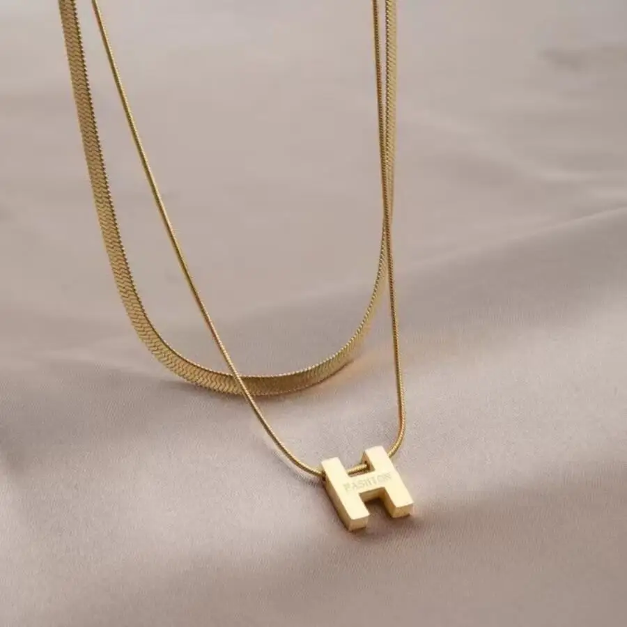 

French style light luxury design, snake bone chain, letter H, double-layer necklace, temperament, collarbone sweater chain