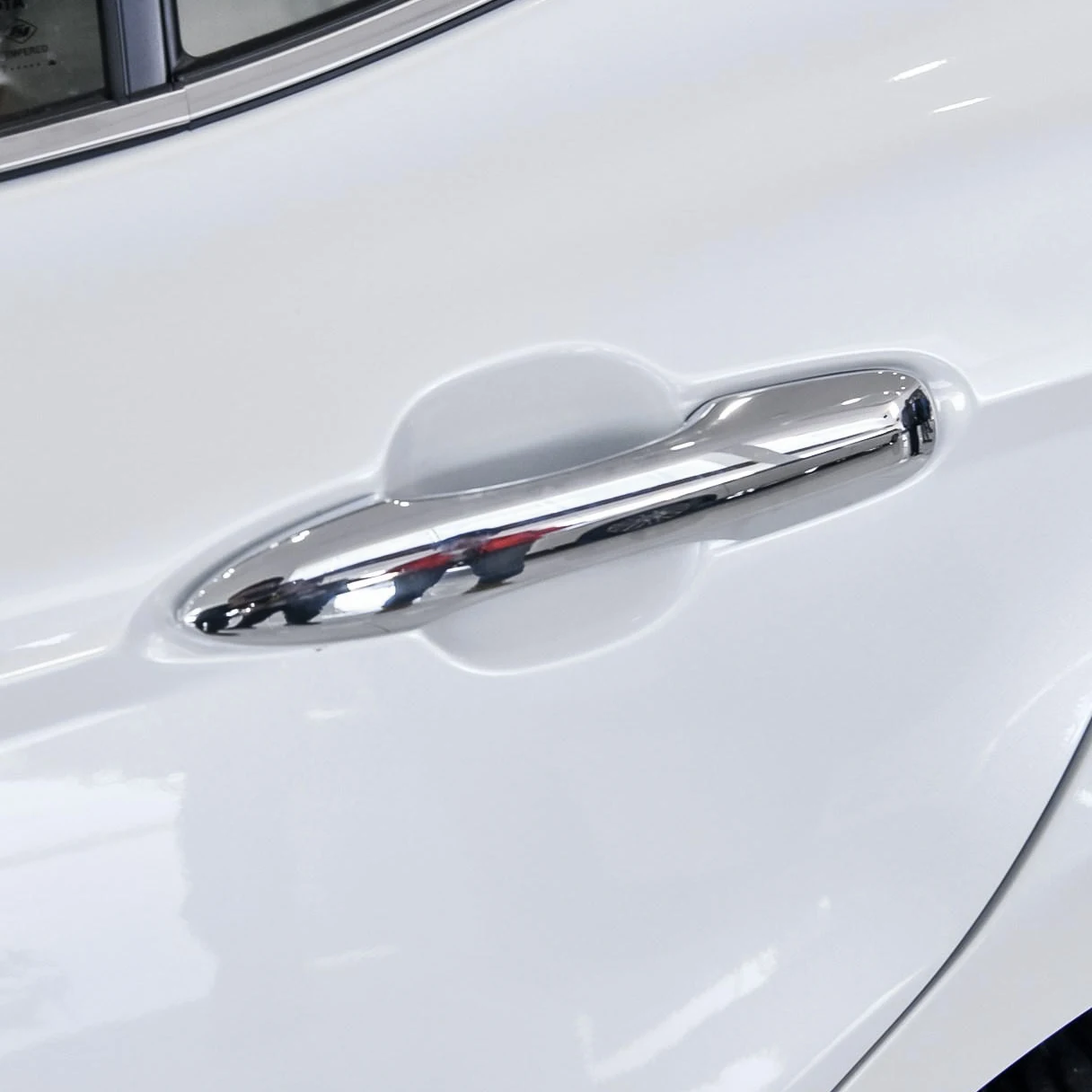 الكروم غطاء مقبض الباب بدون مفتاح أنيق لتويوتا كامري أفالون بريوس برايم 2018 2019 2020 2021 2022 2023 2024 2025 #2