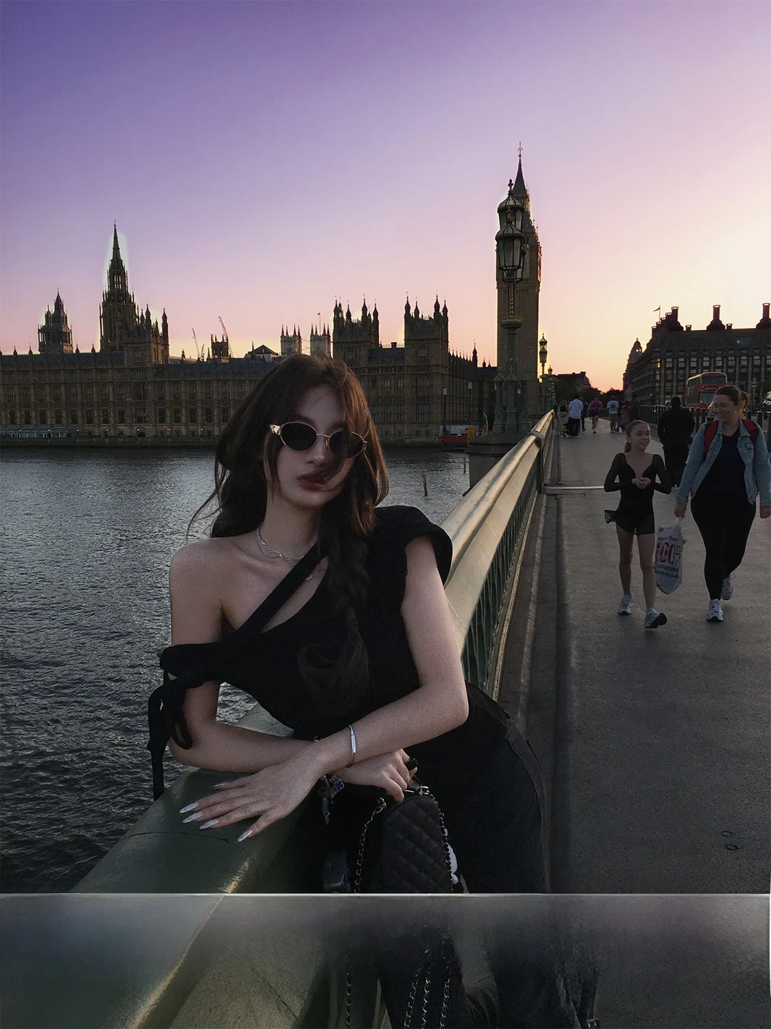 

Xinlei Lin Retro Capsule Svel T-irt Women's Faion Sa oulder Bared ort Sve Cotton Polyester Blend Top