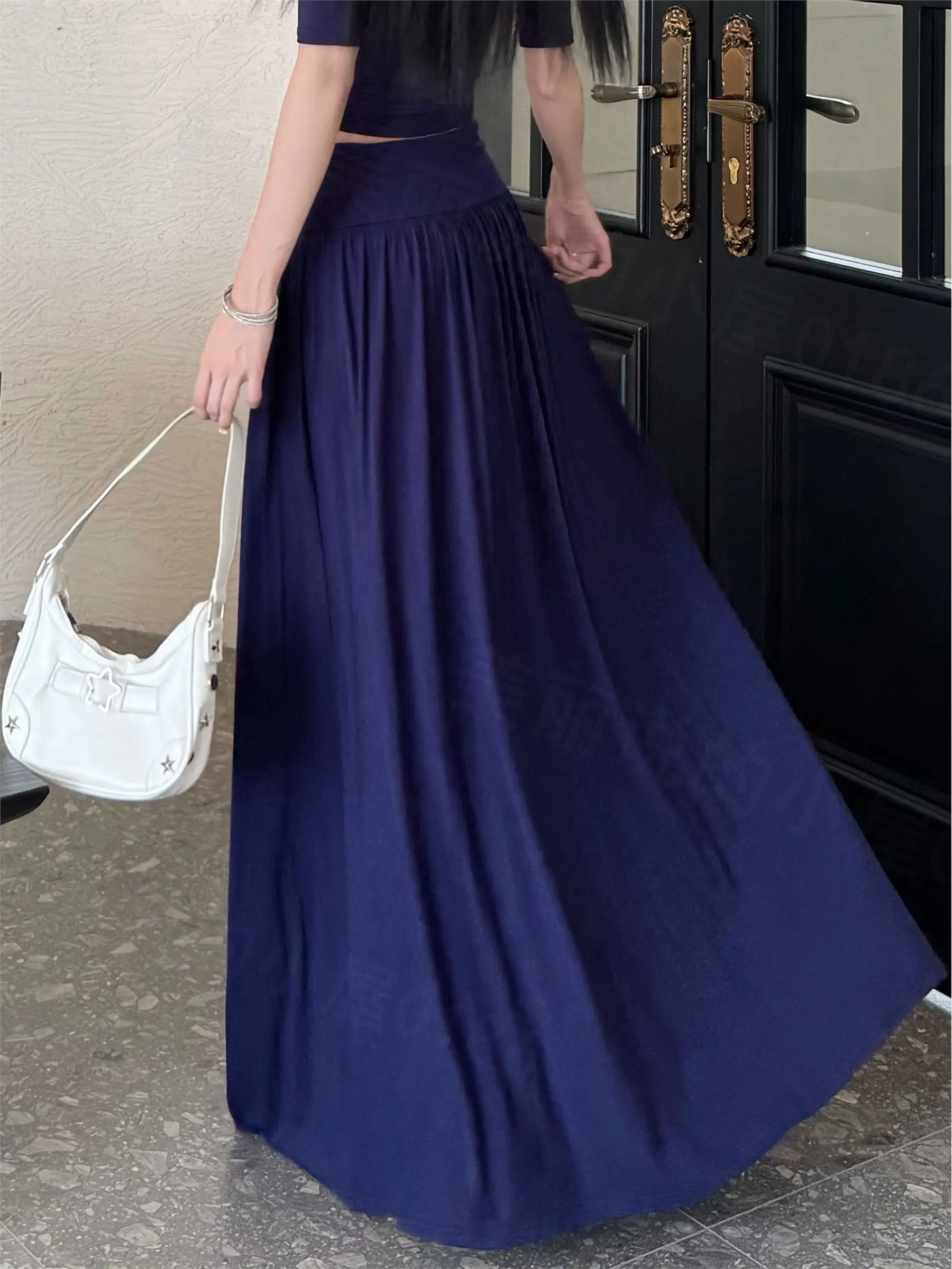 2025 Новый модный комплект, топ с высоким воротником и средним рукавом, утягивающая юбка с высокой талией, комплект из двух предметов