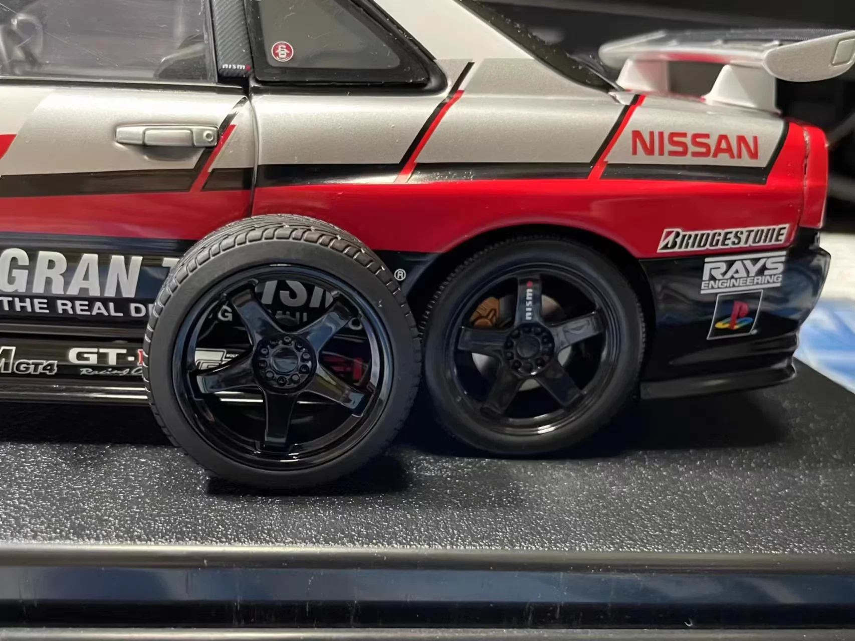 1 مجموعة (لسيارة واحدة) 1/18 35/36 مللي متر 14.5/15.5 مللي متر 3/6 مللي متر ثقب الراتنج عجلات BBS LM TE37 عجلة وإطارات مطاطية 1:18 نموذج سيارة معدل