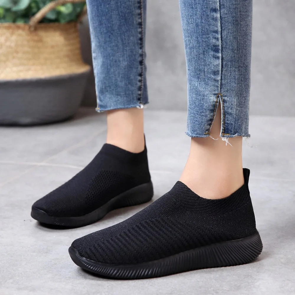 

new Women Vulcanized Shoes High Quality Women Sneakers Slip On Flats Shoes Women Loafers Plus Size 43 Walking Flat Lightweight