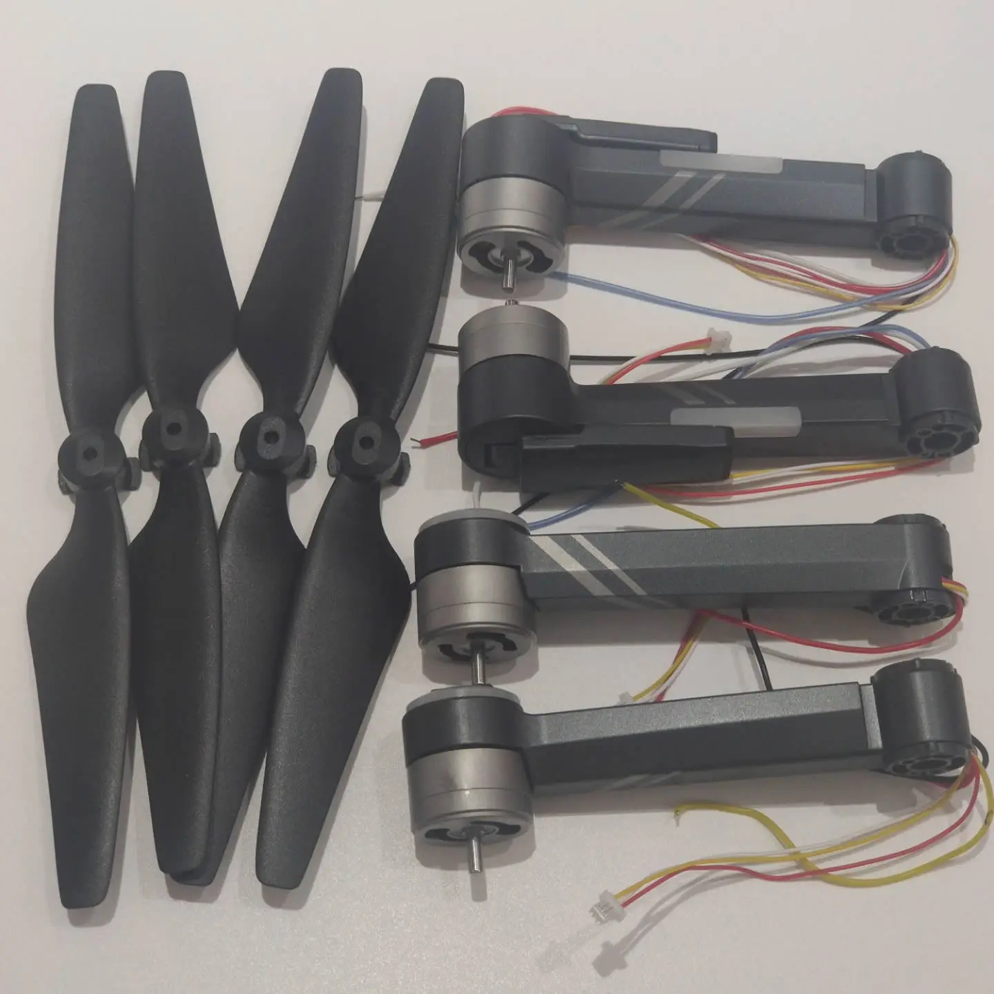 

SJR/C F22 Engine Motors Accessories Spare Parts Brushless Motor Front Rear Left Right Arm 4PCS + CW CCW Propeller 4PCS for F22S