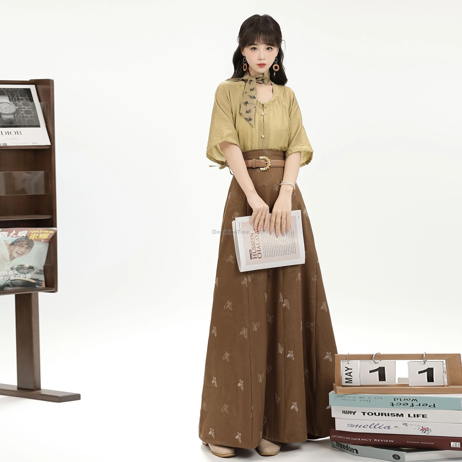 

2025 improved chinese song dynasty hanfu women's daily round-neck half sleeve blouse printed long skirt summer modern hanfu set