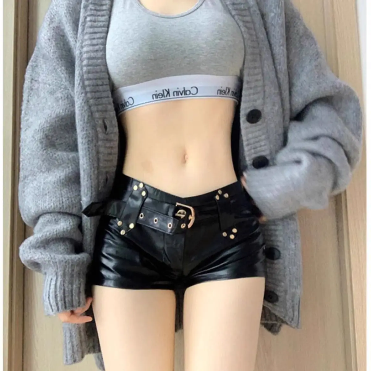 Y2k Spice Girl PU Leather Stretto Sexy Nero Super Shorts Donna Autunno Nuovi Pantaloni caldi avvolti sui fianchi elastici a vita bassa