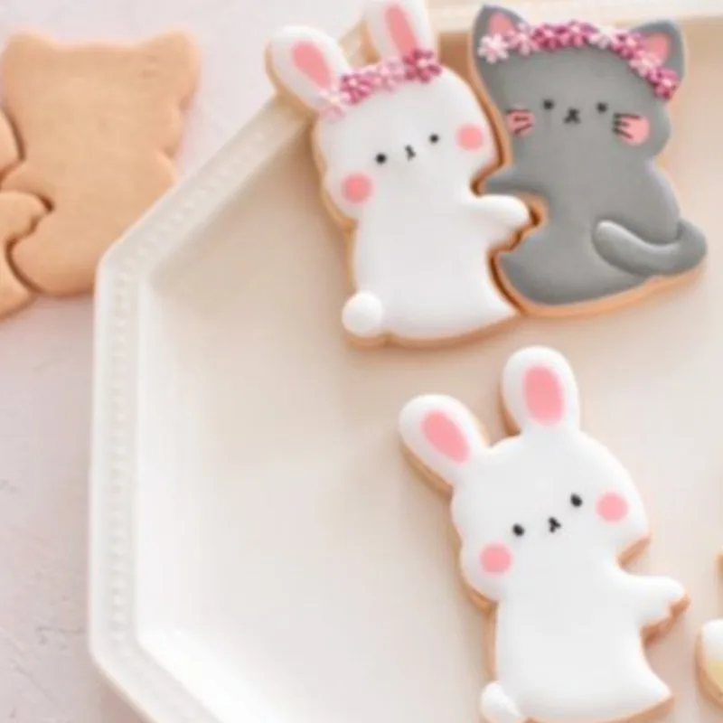 Lover Rabbit Cat Shaped Biscuit Mold Acrylic Cartoon Animal Cookie Cutter and Stamp Wedding Birthday Cake Decorating Baking Tool