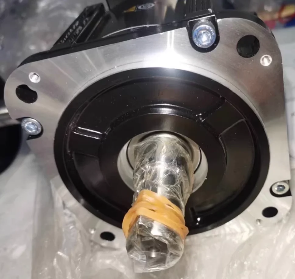 

SGM7G-20AFD61 Brand New Servo Motor Original Genuine，SGM7G 20AFD61，Fast shipping