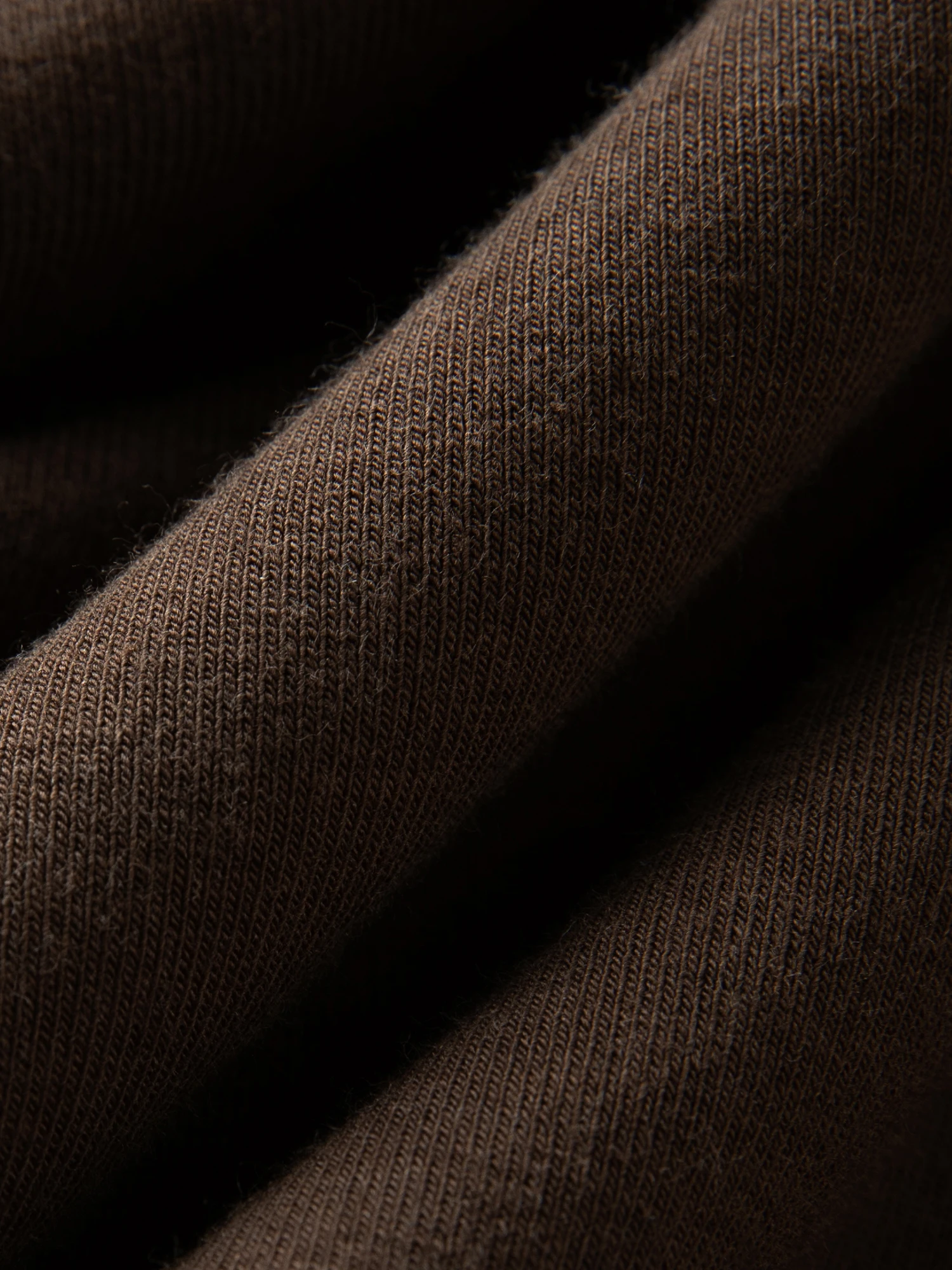 DUSHU Plus-Size Irregular Twist Brown T-shirt Long Sleeve V-neck Slim Retro Trendy 2025 Winter Wear Inner Top Simple Pullovers