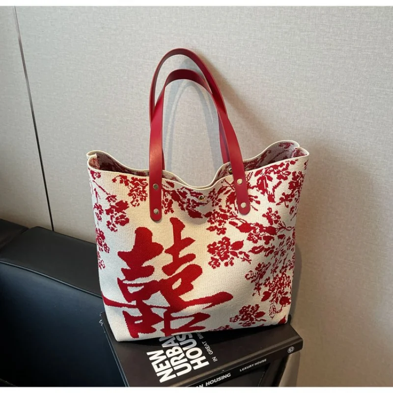 

Stylish Leather Shoulder Bag For Women By Famous Desinger Luxury Brand Popular Classic Elegant Ladies Handbags