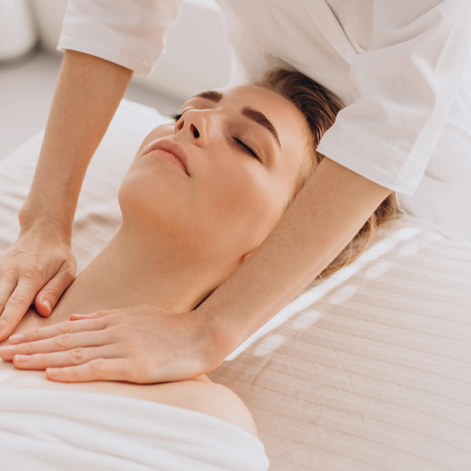 

Massage Table Sheets Satin Cloth Beauty Salon Massage Cloth Hole Design Cover Practical Lightweight Small Size