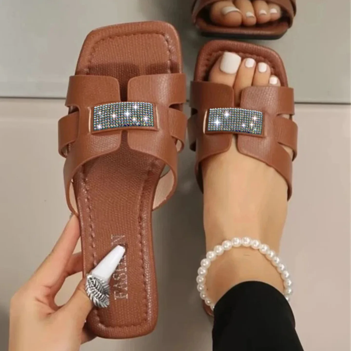 Rhinestone Decor Summer Women Slippers Flat Bottom Non-slip Outdoor Open Toe Beach Female Sandal Sexy Fashion Slides Woman Shoes