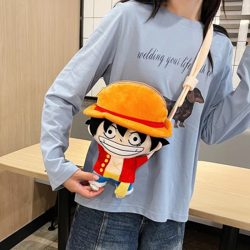 Neue One Piece Luffy Umhängetasche, hochwertige Farbgebung, Cartoon, niedliche Puppenform, große Kapazität, tragbare Strohhut-Plüsch-Umhängetasche – Detail 2