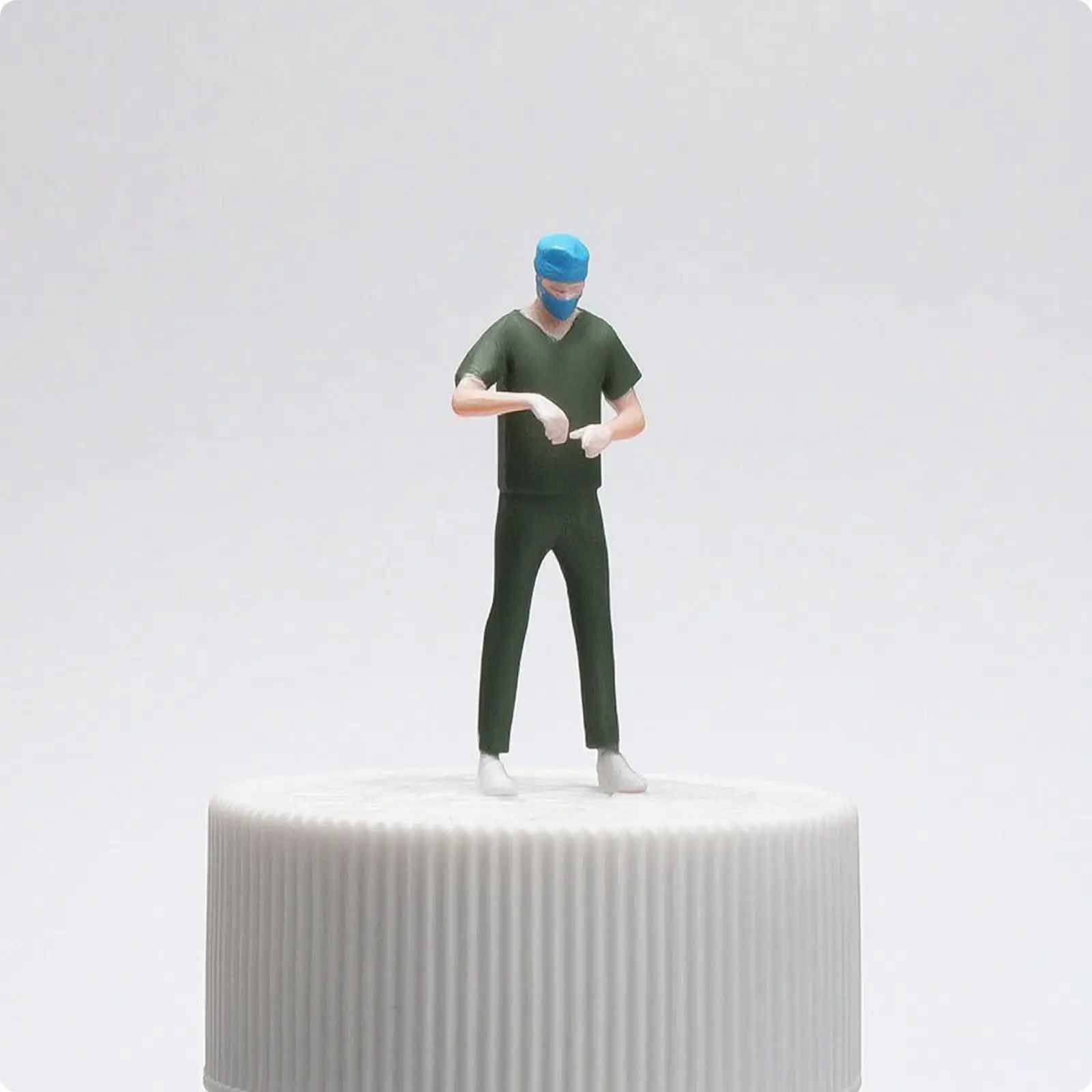 Doctor Figurine 1:64 Health Practitioner Figure Hand-Painted Human Model for Hobbyists, Collectors, Diorama, Close-up