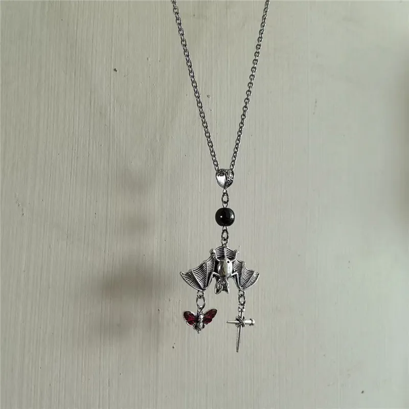 Retro Distressed Gothic Punk Dark Style Imitation Obsidian Bat Moth Cross Necklace Men's and Women's Accessories