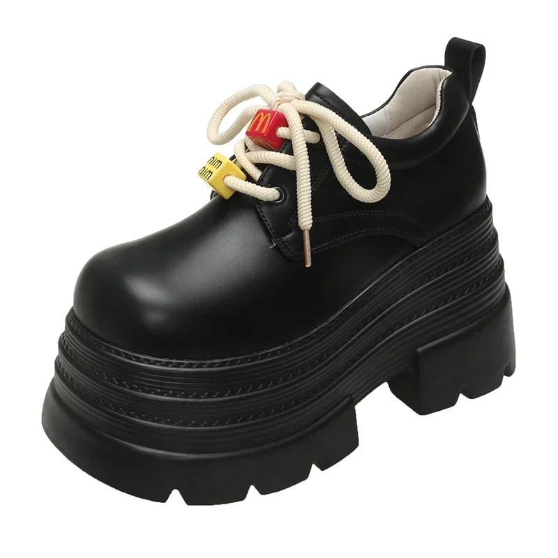 

Новинка 2023 года, весенняя женская повседневная обувь на платформе, лоферы, массивные кроссовки на шнуровке, кожаные туфли на высоком каблуке 10 см в британском стиле на толстой подошве