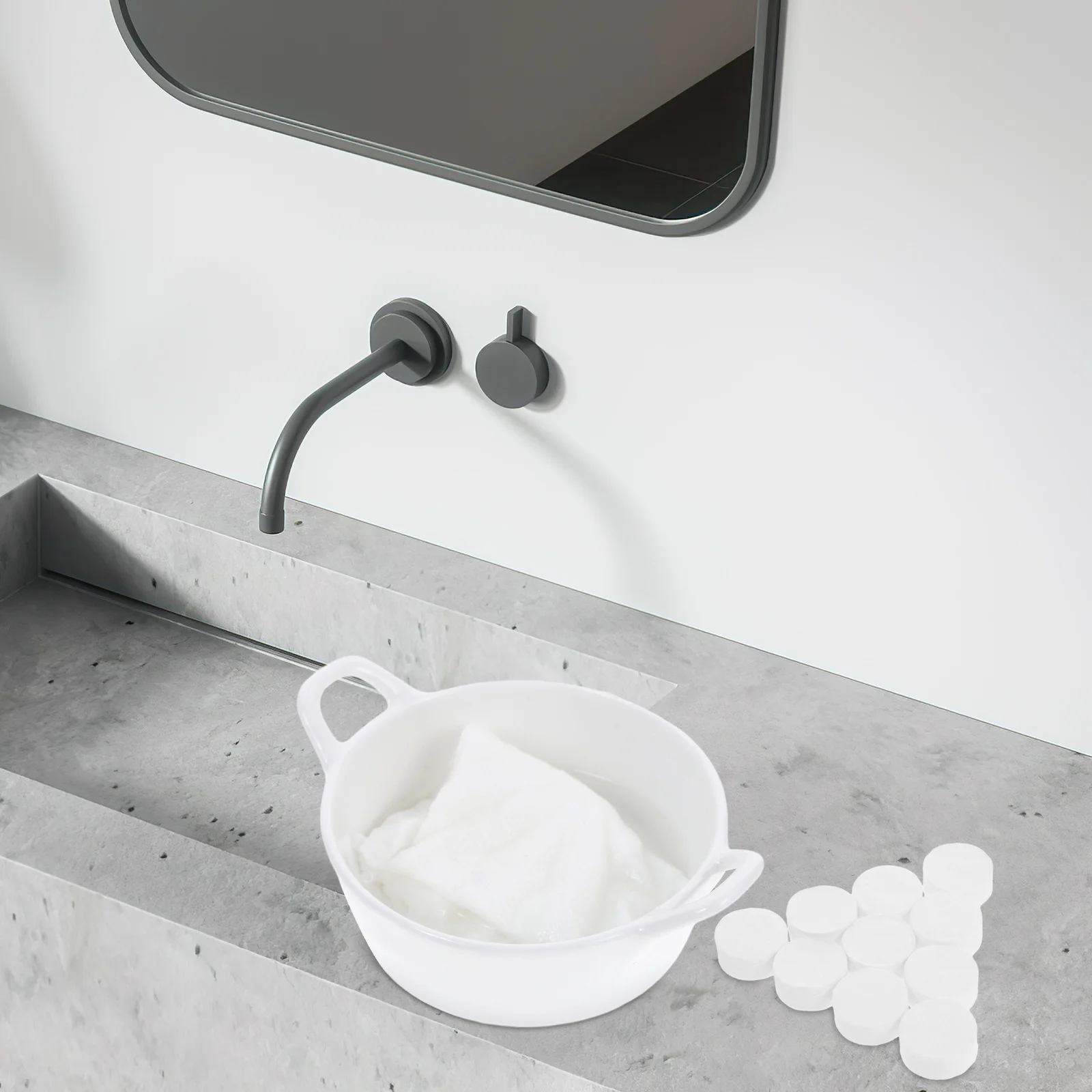 

100Pcs Compressed Towels Fast Expanding Travel Accessories for Face and Body Eco-Friendly Portable Skin Care Towel for Outdoor