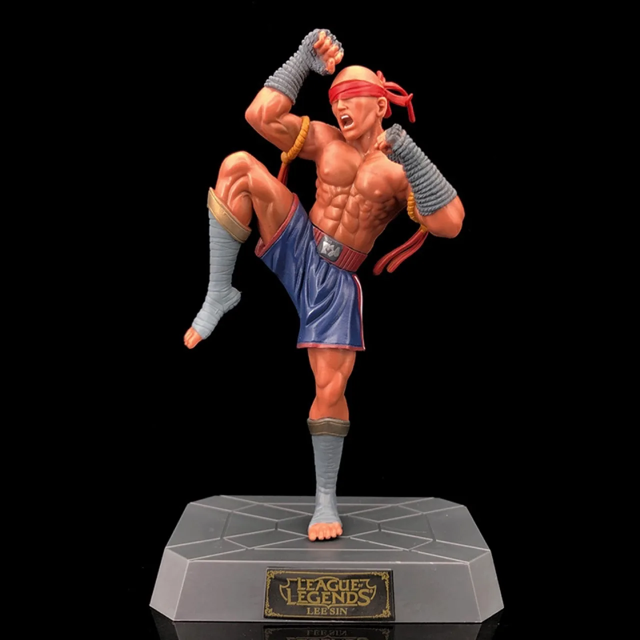 20cm Supremacy Fist Lee Sin Action Figures Game League Of Legends Figure The Blind Monk Collectible Figures Statue Toys Gift