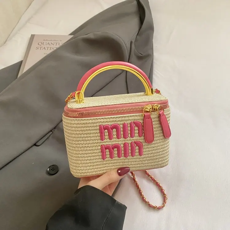 

Original Designer Crossbody Tote For Women Luxury Leather Large Capacity Elegant Diaper Bag For Commuter Stylish Textured Simple