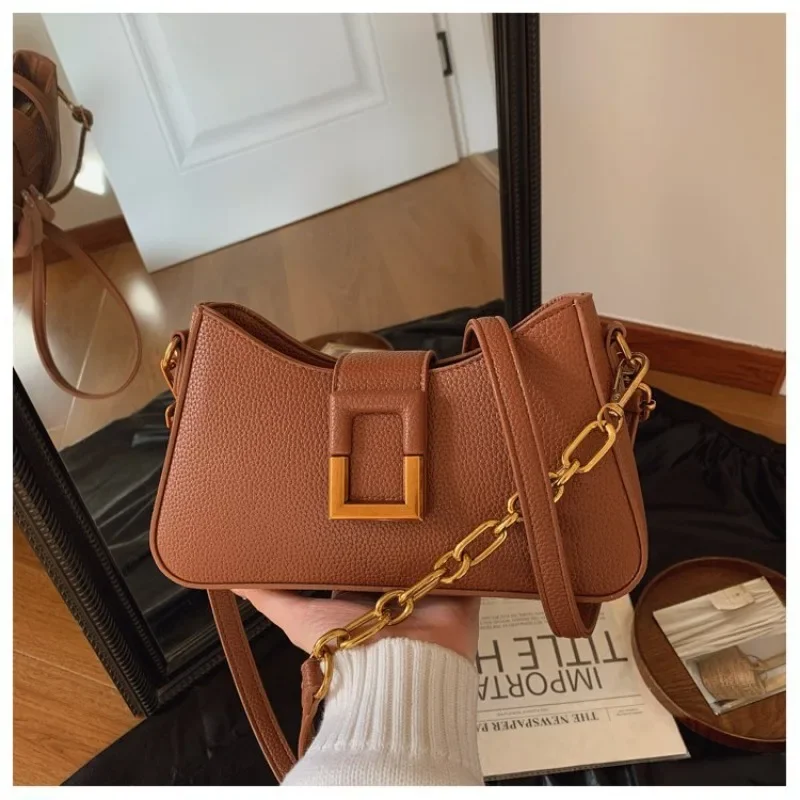 

2025 Women's Premium Chain Shoulder Bag - Ultra-Minimalist Design with Distinctive Locking Mechanism for Spring Season