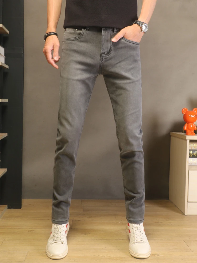 

Новые мужские джинсы 2026 года: светло-серые, летние, тонкие, стрейч, зауженные, облегающие, повседневные, модные, трендовые брюки