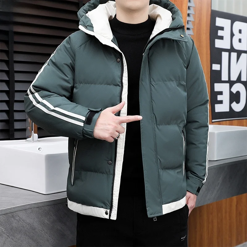 

Мужская короткая пуховая куртка 2025: Новая модная теплая зимняя куртка с капюшоном, повседневный стиль, на молнии, с декоративными элементами, из полиэфирного волокна