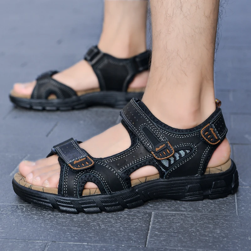 

Fashion Brand Summer New Cowhide Breathable Soft Sole Sandals New Hand Sewn Men's Comfortable and Non Slip Beach Wading Shoes