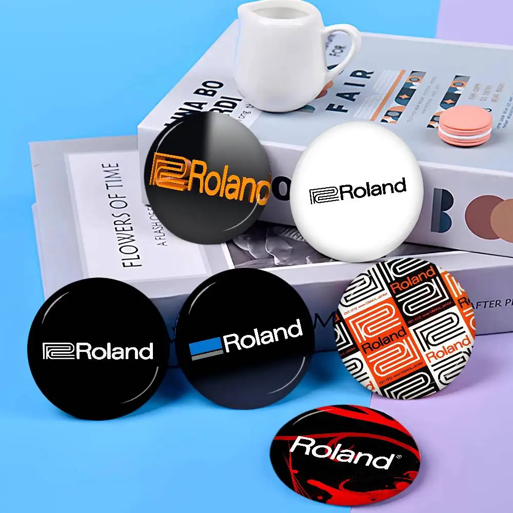 R-Rolands logo 58mm Cute Series Pins Funny Badge Interesting Cartoon Animals Brooches Backpack Clothes Gift Accessory