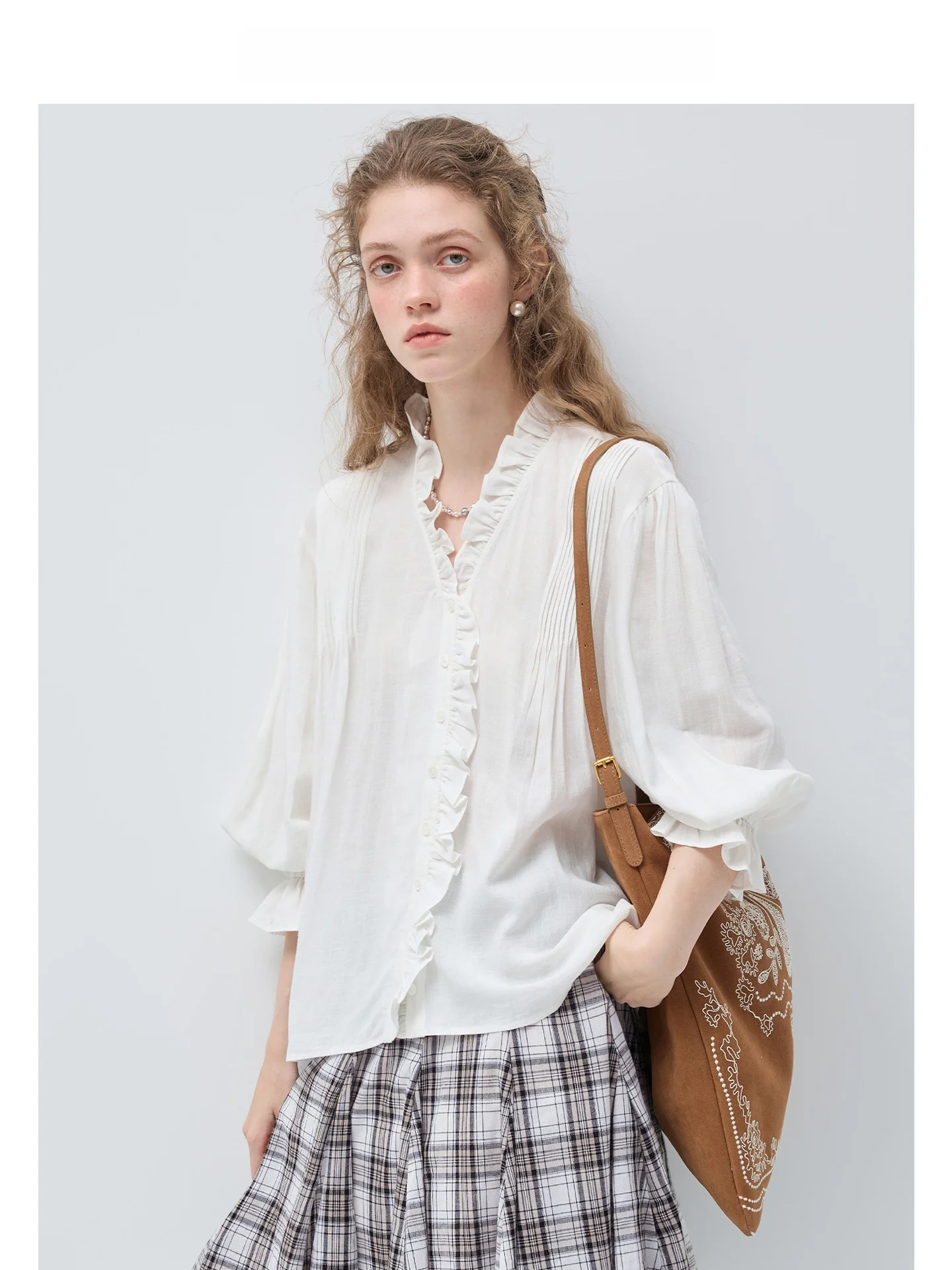 

VEGA CHANG Spring 2026 Loose Shirt Anti-Wrinkle Court Style Lace Trim Top Women's Comfortable Breathable Straight Cut Blouse