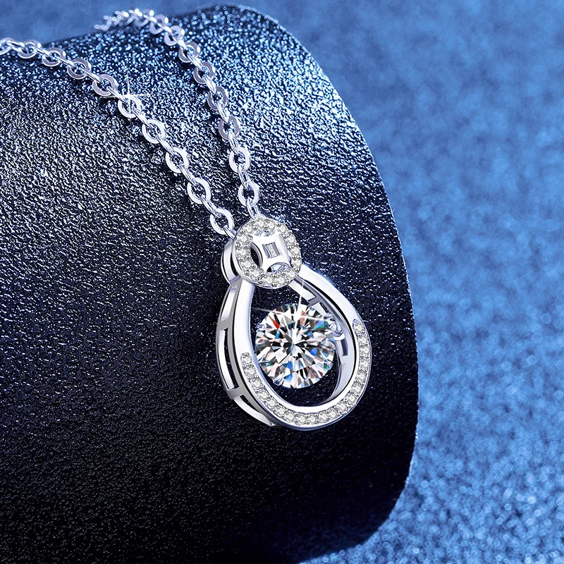 LioraGem Platinum PT950 Trendy Chinese-Style Gold Coin Moissanite Necklace, Women's “Beating Heart” Moissanite Collar Necklace