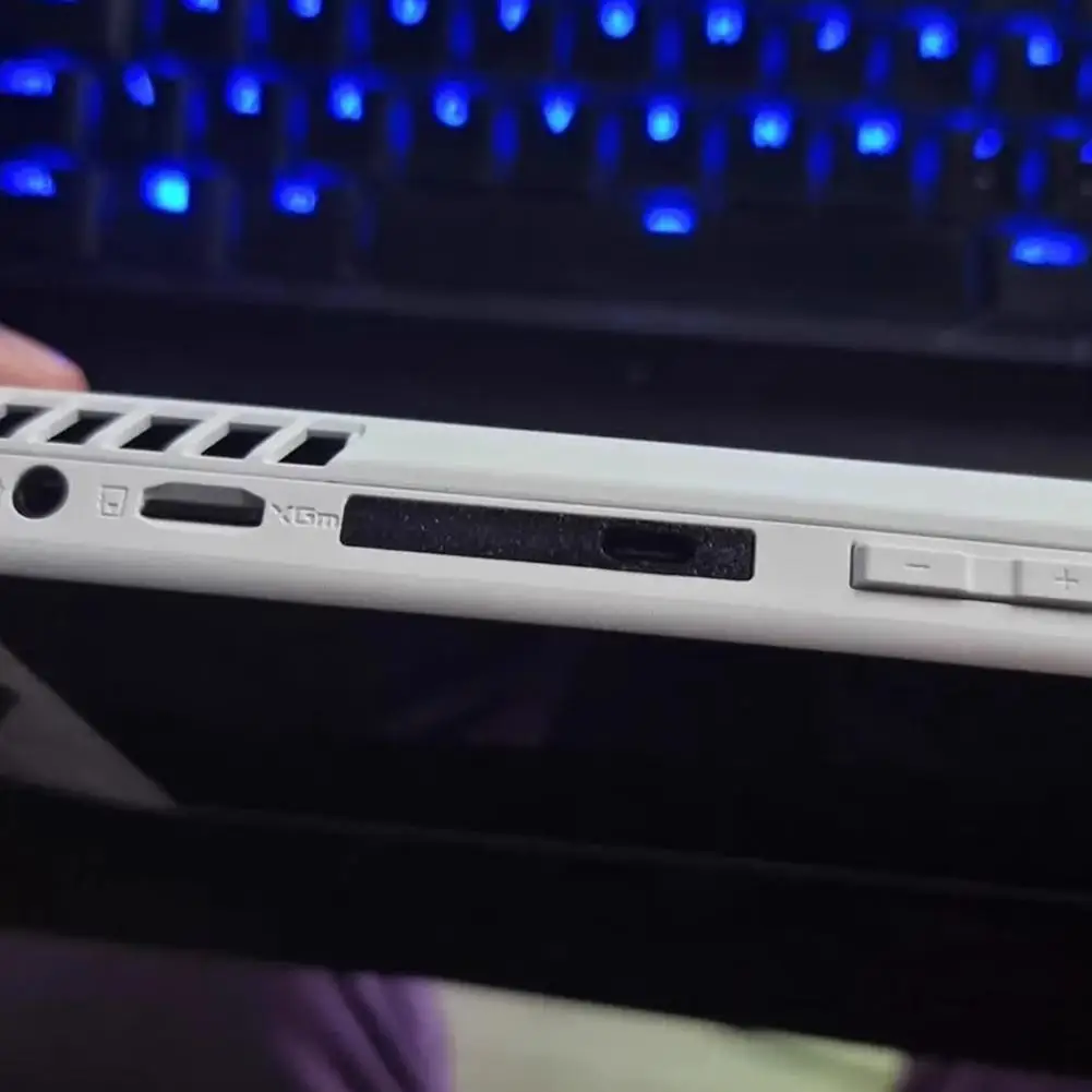 1 buah/lot untuk ASUS ROG ALLY Handheld Charging Port Protection cover-warna putih untuk ROG ally Dust Plug dan Rocker Lock