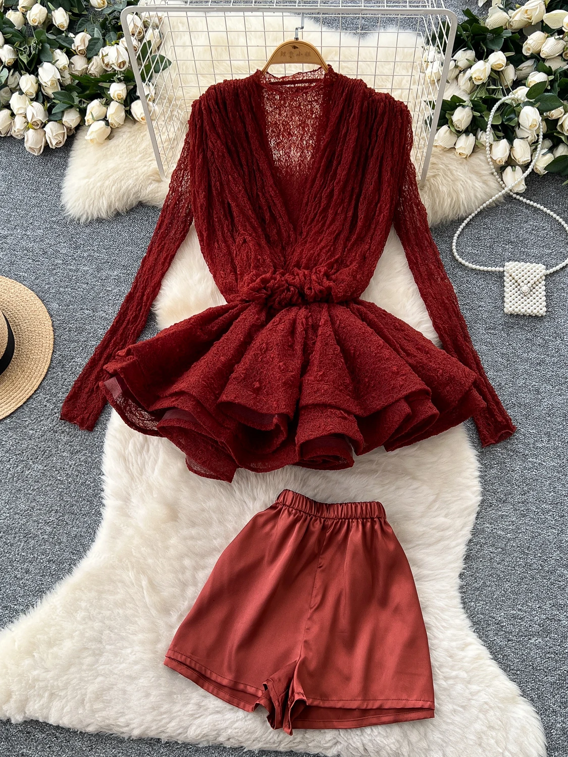 

Модный комплект из свободных брюк с плиссированным низом и длинным рукавом, летний женский наряд с V-образным вырезом, двухслойный...