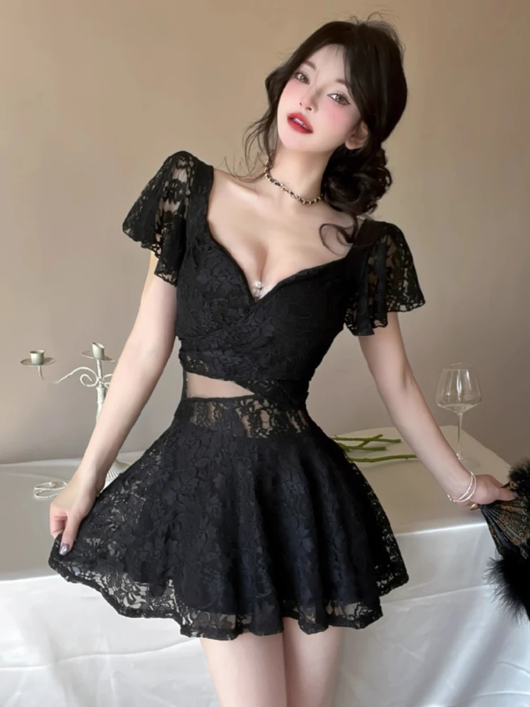 Mini abito francese sexy in pizzo da donna taglio basso manica volante scava fuori vita abiti a trapezio eleganti night club Y2k abiti