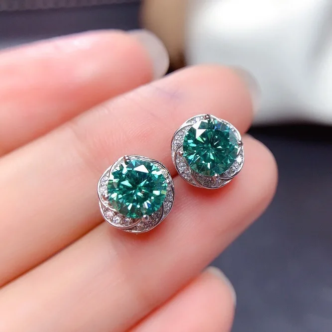 Full diamond eight-pointed arrow plated with PT950. Morganite diamond stud earrings for women. Giving a gift to friend