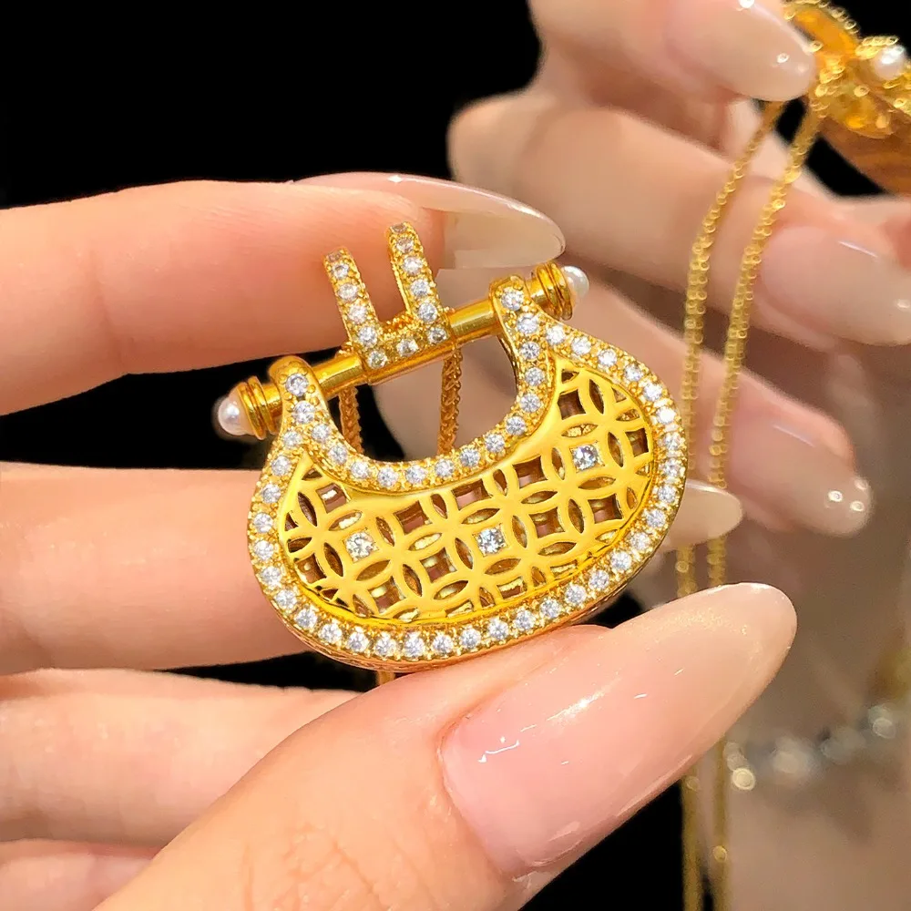 Hollow-out wishful lock pendant in ancient style all build point drill safe lock necklace female 9999gold