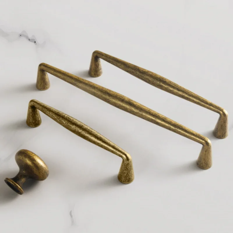 Antique Bronze Vintage Kitchen Dresser Cabinet Handles Simple Light Luxury Wardrobe Drawer Pulls for Cabinet Doors Furniture