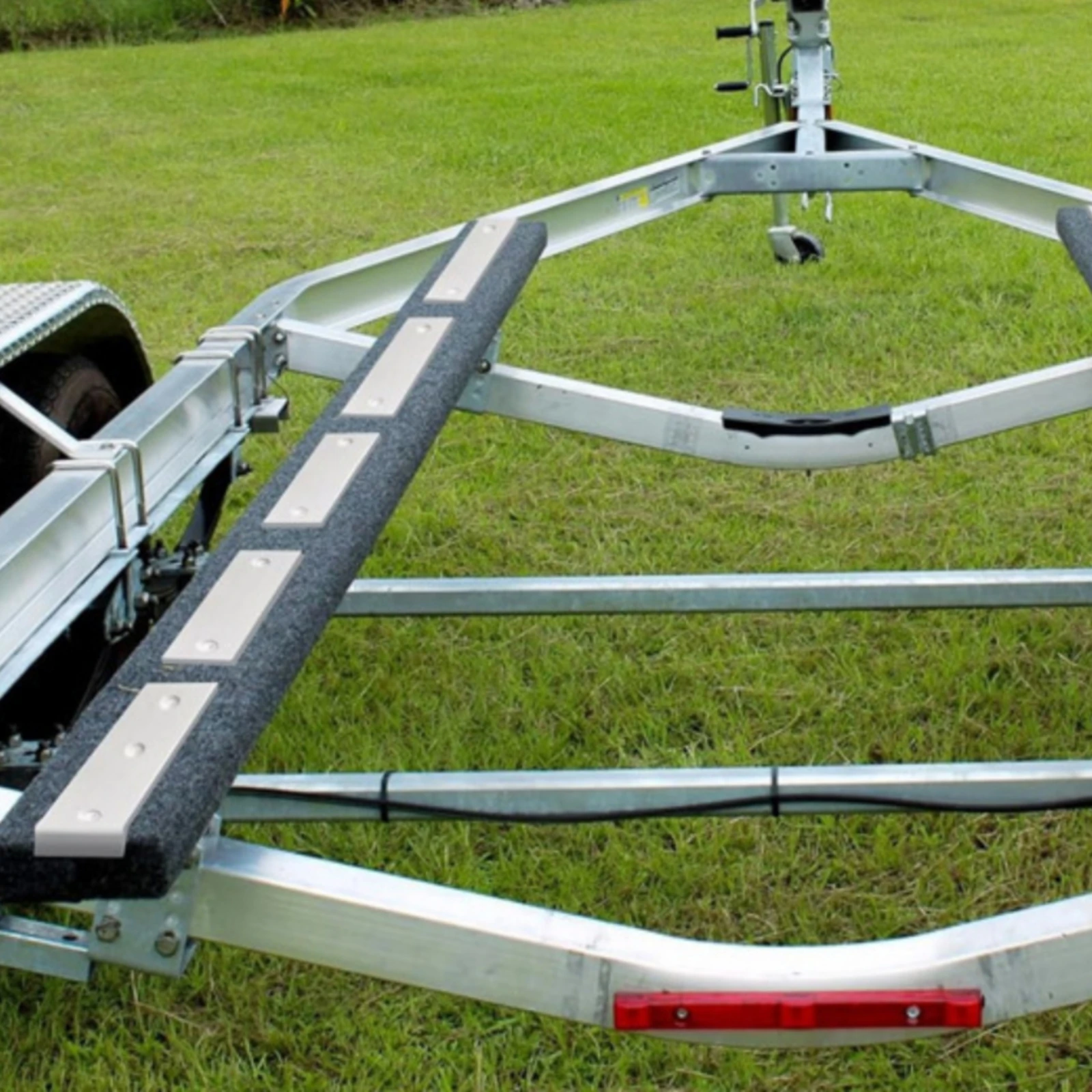 10 Pieces ABS Boat-Trailer Bunk Glide Pad Smooth Trailer Bunk Glide with End Lip Boat Loading Guide Pad Replacement